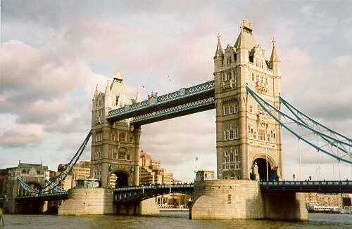 tower_bridge.jpg (30935 byte)