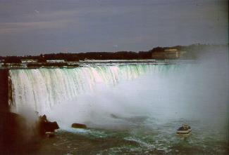 niagara1.jpg (9381 byte)